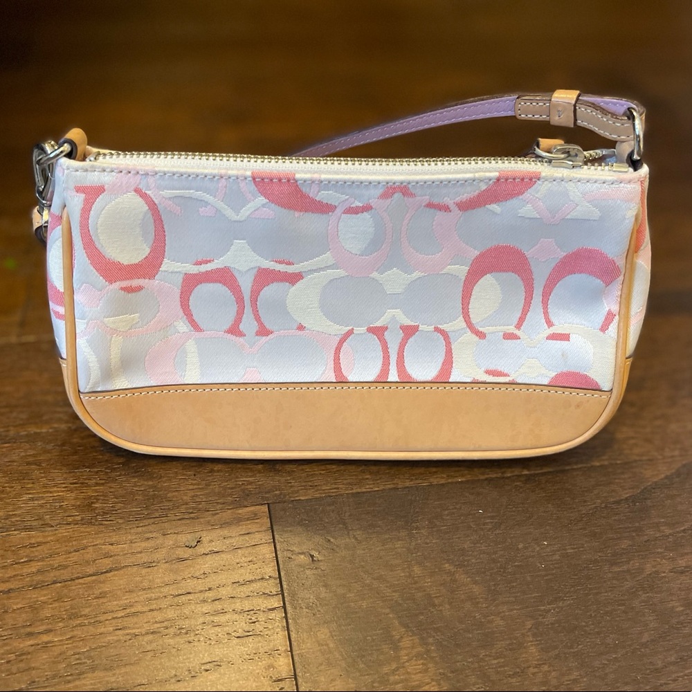 Coach shoulder bag in pink and nude colors
